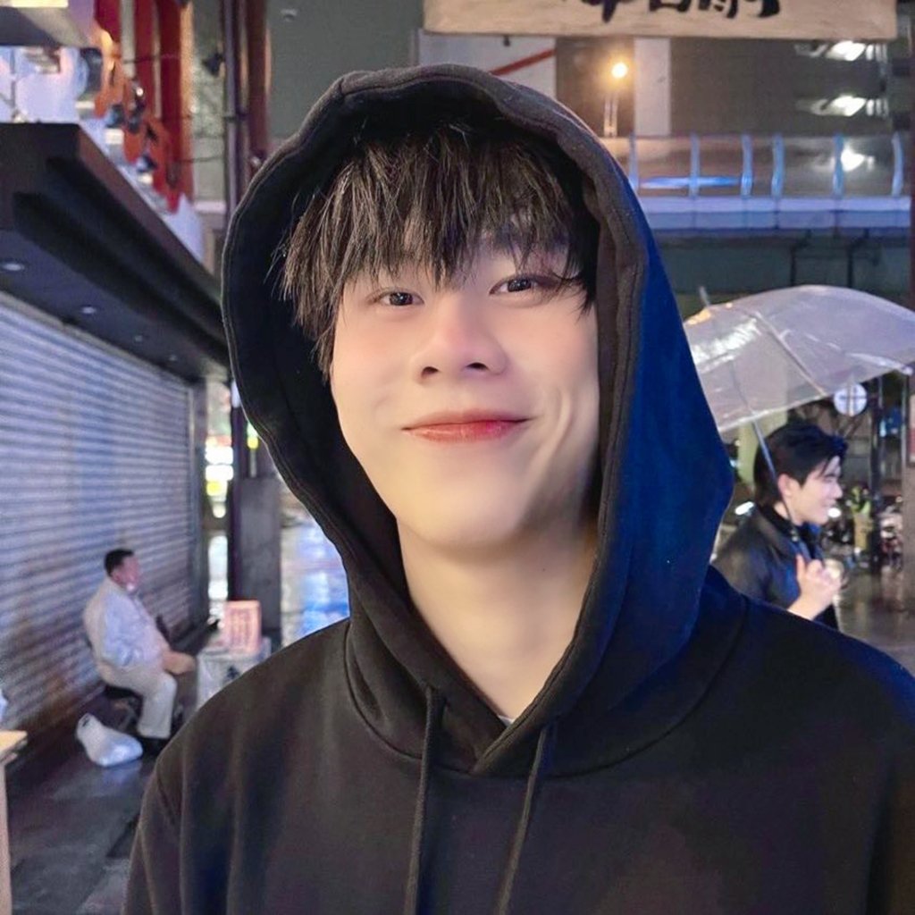 returnmin's tweet photo. // บอกแล้วว่าน่ารัก 🐈‍⬛💐
จุงจุง ,, จีบยู้กเราหย๋ออ ?! 😸

                (  #winynny ) https://t.co/KLaE98oPKr