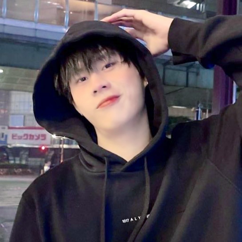 returnmin's tweet photo. // บอกแล้วว่าน่ารัก 🐈‍⬛💐
จุงจุง ,, จีบยู้กเราหย๋ออ ?! 😸

                (  #winynny ) https://t.co/KLaE98oPKr