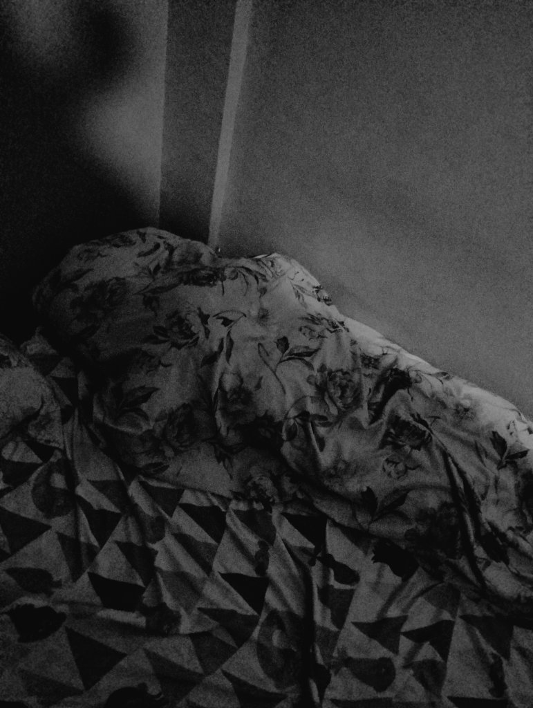 JCFSALCEDO's tweet photo. Umuwi galing ng night shift, tapos ito ginawa ng mister ko sa kwarto bago pumasok nang maaga sa trabaho. 😆 https://t.co/PxEERDxPJV