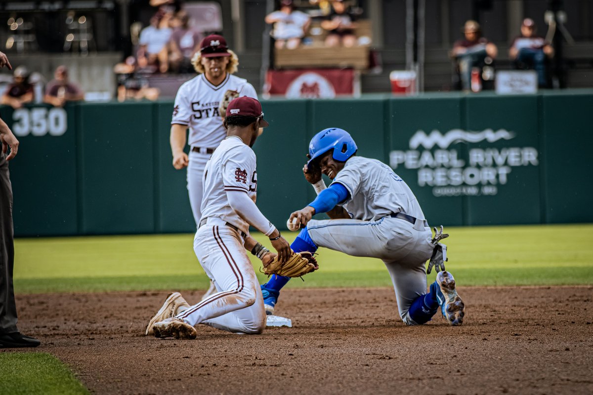 He's so nice... he'll steal your base and hand you back the ⚾️

#GoTigersGo | <a href="/braylandskinner/">Brayland</a>