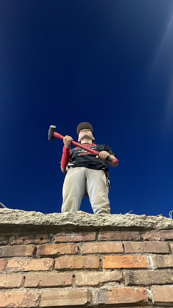 The stars have aligned with @DaltonRosalez and he wins the #HammerAward 🔨 tonight ✨ 

#LiveInTheMoment