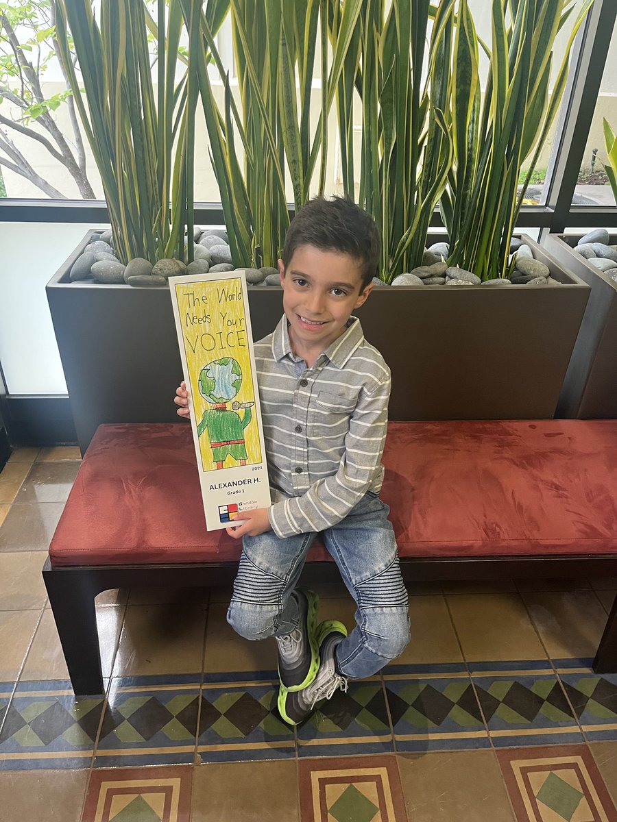 KeppelVAPA's tweet photo. Congratulations to Alexander Hovsepian, the 1st grade winner of the Library, Arts &amp; Culture Annual Bookmark Contest!  We are so proud of Alex. Thank you to his teacher, Miss Manukyan, his family and Dr. Hakopian for being there to celebrate Alex. @GlendaleUSD @myglendaleLAC https://t.co/vSzyJkbuZJ