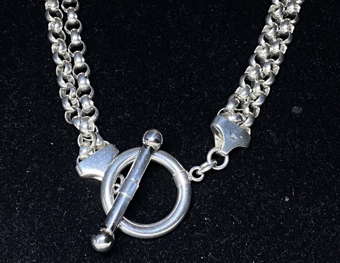 Solid 64g Sterling Silver Rolo Double Chain Toggle Necklace - 22” - Statement

ebay.com/itm/1753350123…

#sterlingsilver #necklace #boldjewelry #toggle #gift #foryou #rolo #sterling