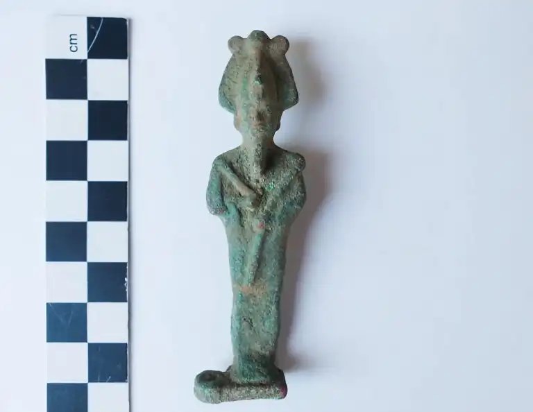 RDistopica's tweet photo. #Osiris
Descubren en Polonia dos estatuillas #egipcias de #bronce en la ciudad de Kluczkowice. Los investigadores confirmaron su autenticidad. Datan del primer milenio AC. Creen que se debe a una colección perdida de la Segunda #Guerra Mundial..
Conservador Monumentos de Lublin https://t.co/1rApVLr6pJ