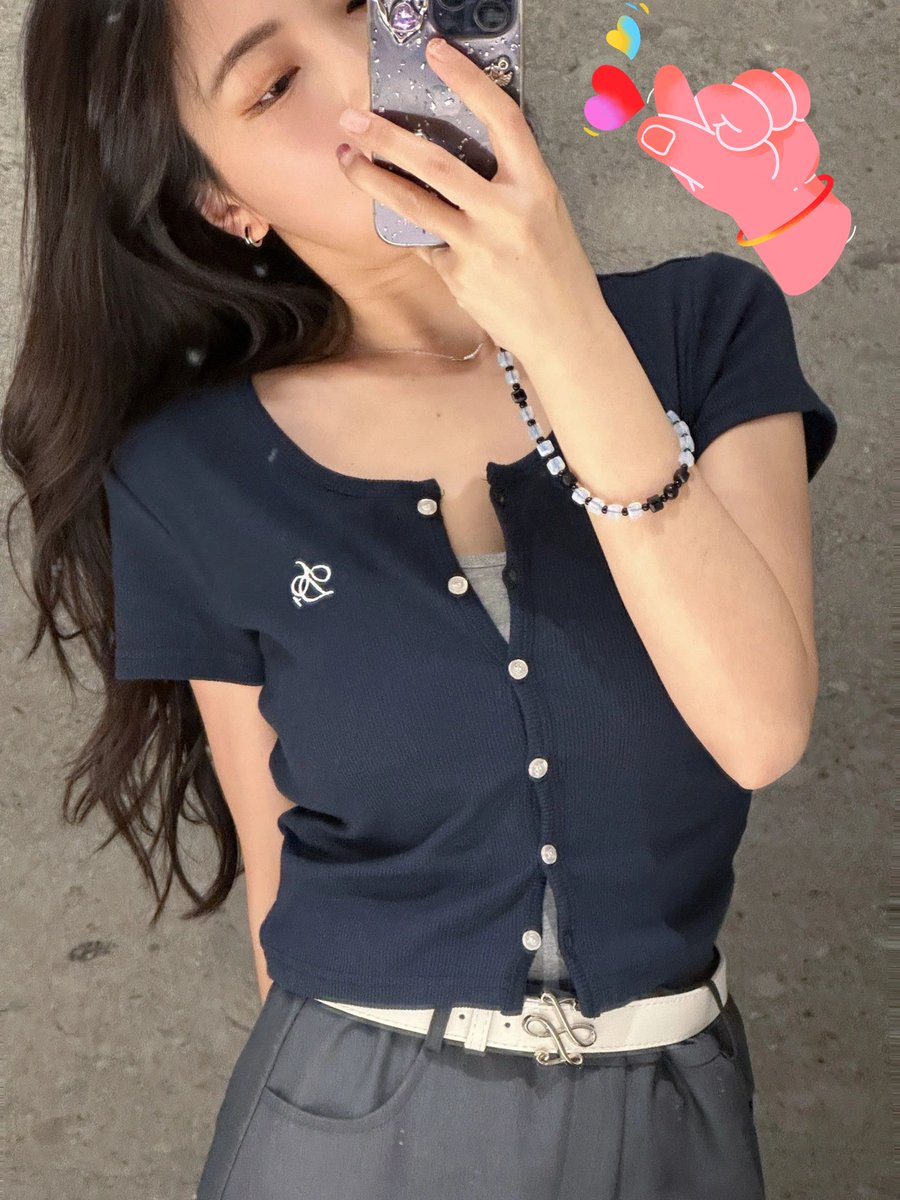 wong_0603's tweet photo. 女性として、男性が多く働く業界で活躍するために、人生でも仕事でも自信を持ち続けることがとても重要です。✨👩‍💼💼 どんな状況にも立ち向かい、自分の力を信じて、成功への道を切り開きましょう！💪🌟💯 #女性の力 #自信を持って #仕事も人生も #男性が多い業界で活躍 https://t.co/Rm4RWA0SY1