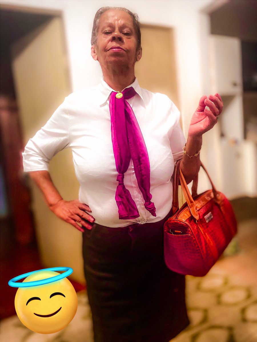 tatuzinhocosta's tweet photo. Sua mãe também vai assim pra casa de Deus ?
.
.
.
.
.
.
#rainha
#cristaos
#senhorinhadejesus
#bencaodedeus
#igreja https://t.co/X9MKvVgyfK
