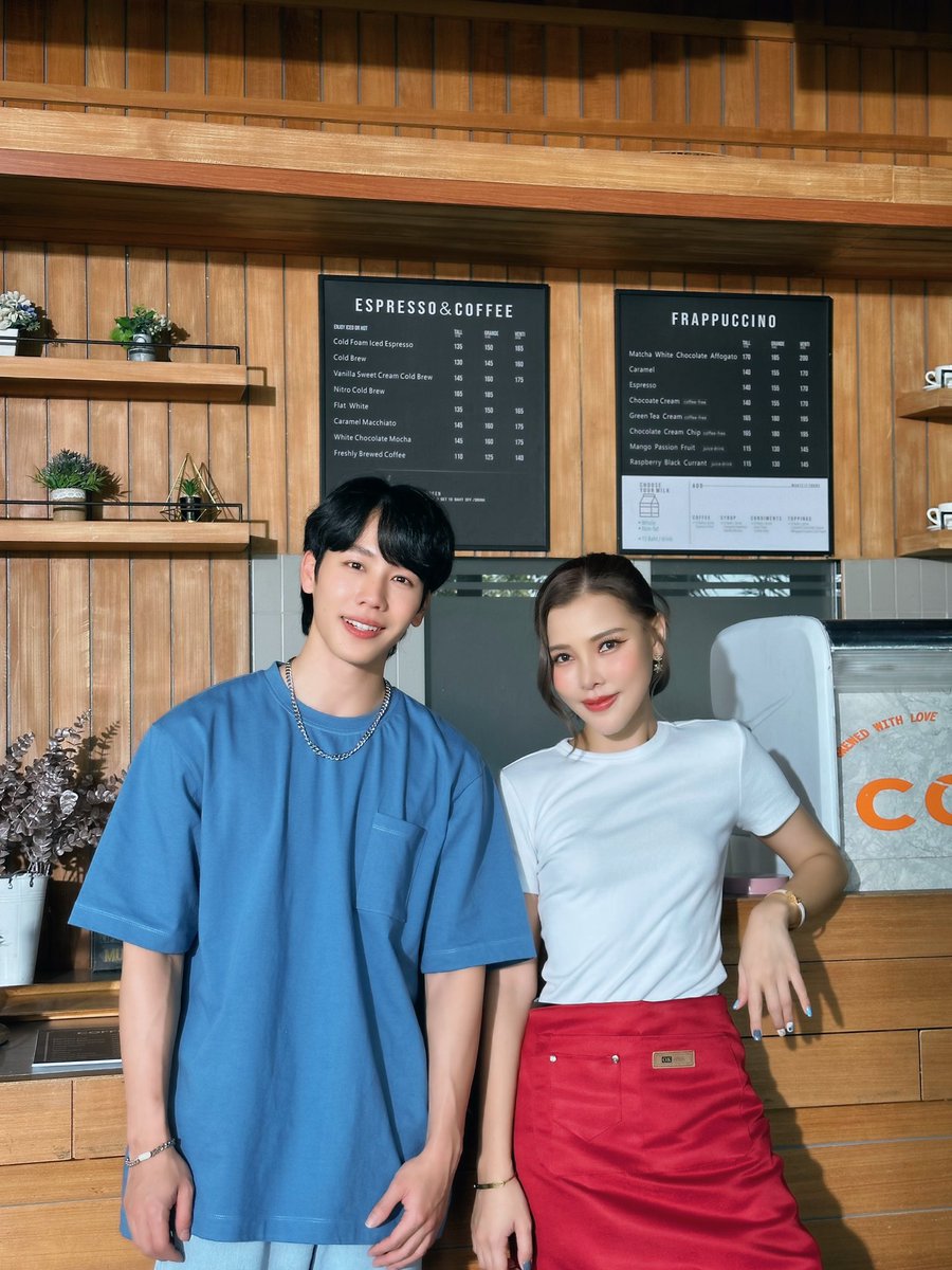 eyer_boontarika's tweet photo. MV อาย(shy)
ฝากซิงเกิ้ลแรกด้วยนะคะ
ท้าย MV มีท่าเต้นที่ทุกคนเต้นตามได้
เต้นกันและติด #อายshy
กันด้วยนะคะ

👉🏻 https://t.co/ZfAjcrgh6w

และ เตรียมพบกับ 
Dance Performance

#อายshy
#eyer 
#eye
#หนักใจนะรู้ไหมแบกรักนี้ไว้เพราะเธอ
#eyerchannel 

#อายshyMV
@warwanarat
#warwanarat https://t.co/mTdJ02f1vP