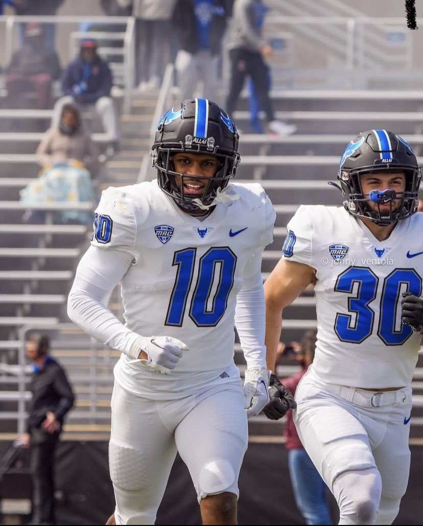 After a very great conversation with <a href="/TheSamuraiCoach/">Cedric Douglas</a> I am beyond blessed to say I have received my Third division one offer from the university of Buffalo🔵⚪️ <a href="/Coach_RWright/">Robert Wright</a> #AGTG