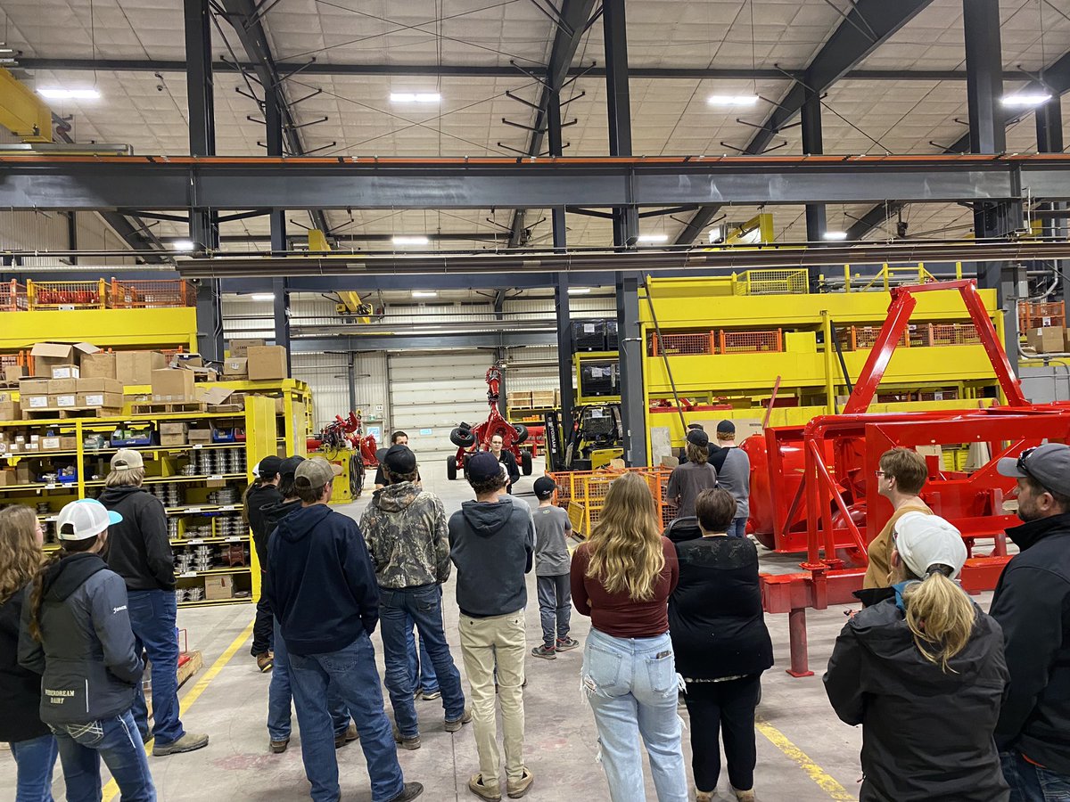 Caleigh Slits tweet media