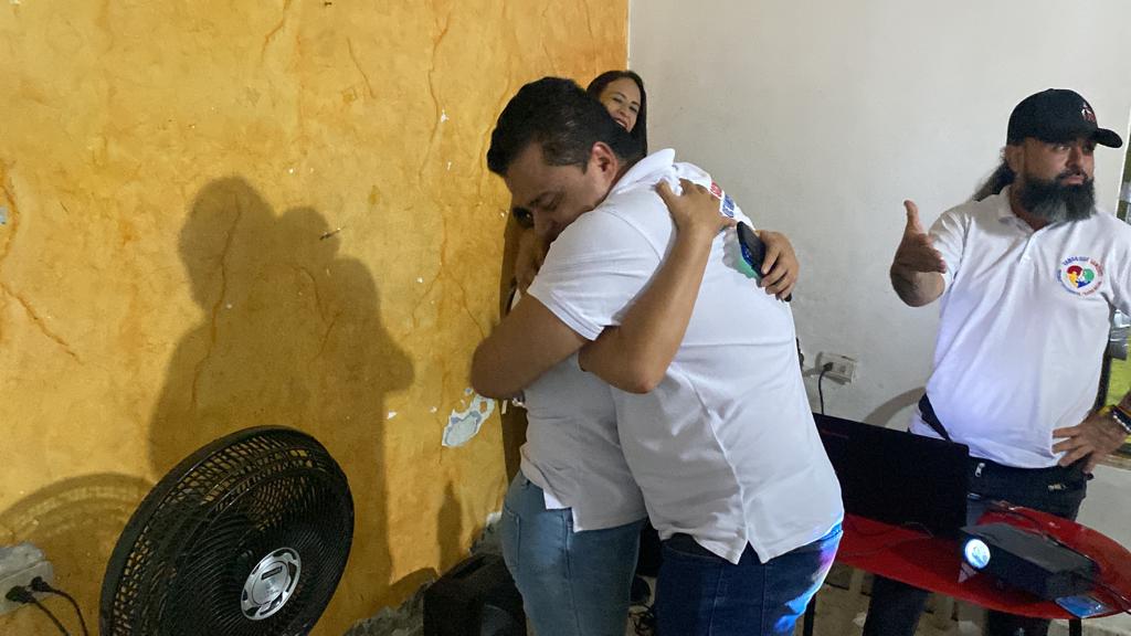 Wilson_Suaza_'s tweet photo. En Cali, decidimos salir de Twitter y WhatsApp y nos fuimos a los barrios a estar con el Pueblo.

Vamos que vamos! https://t.co/EKW0GdPwvq