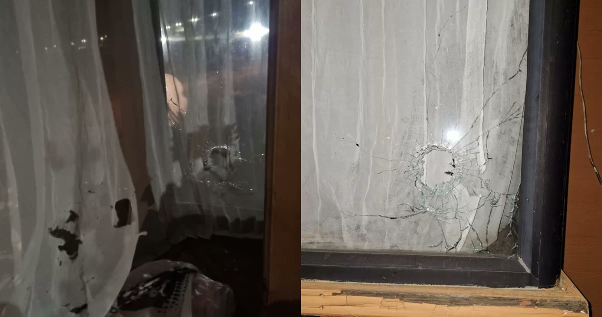 neoliberalchile's tweet photo. 🚨 #AHORA Terroristas atacan casa de Consejero del Partido Republicano.

La casa de Héctor Urban en Ercilla recibe gran cantidad de disparos logrando traspasar ventanas blindadas. https://t.co/hEXNRc5t8X