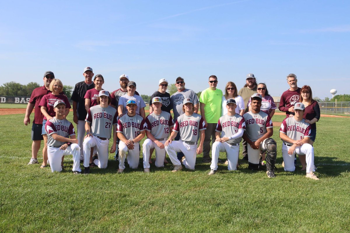 GPhegley's tweet photo. #seniornight #musketeerpride #redbudbaseball #redbud132 @county_journal @TheBUDAthletics https://t.co/YHjrTTKKwg