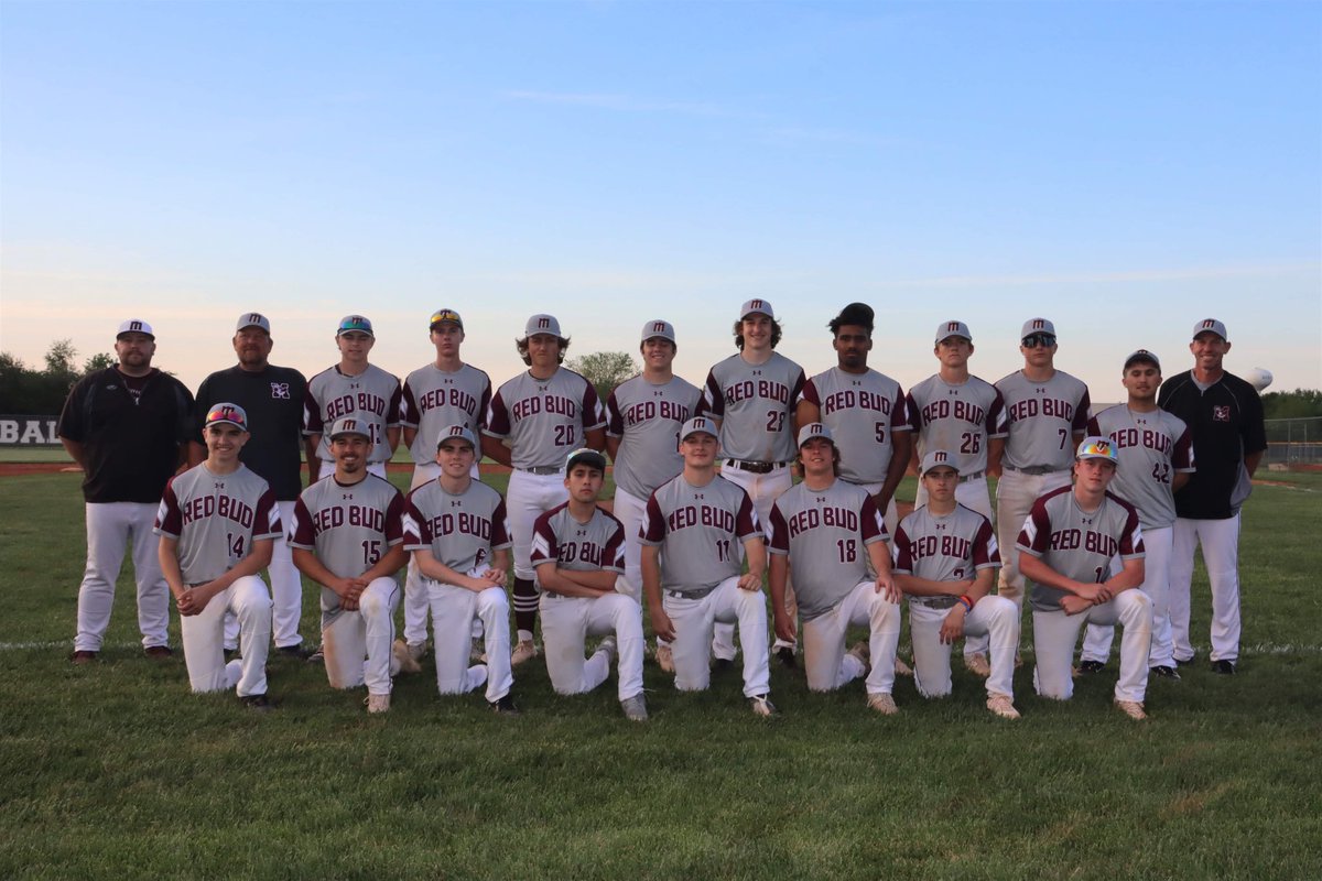 GPhegley's tweet photo. #seniornight #musketeerpride #redbudbaseball #redbud132 @county_journal @TheBUDAthletics https://t.co/YHjrTTKKwg