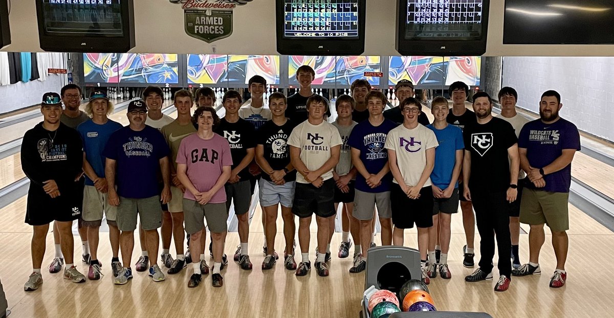 Rainout?? No problem, the Thunder spent the afternoon at 36 Alleys after their games against Marysville were cancelled. #NCThunder #Family