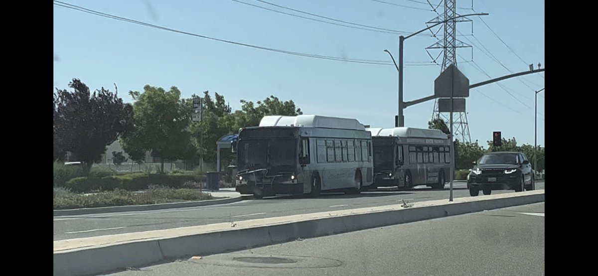 Faxbusfan22's tweet photo. I saw 2 fax buses standing on Herndon. I saw this from the other day. which was 1617 and 1410 https://t.co/YXuWcVjhoL