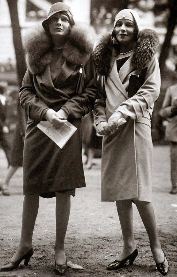 FromKulak's tweet photo. 🧵 1/
People wonder why clothing changed so much between the early 20th century and now...Or why people would ever dress "So formally"

What people don't realize is how much lifestyles have changed in that time https://t.co/Leobb0LN2L