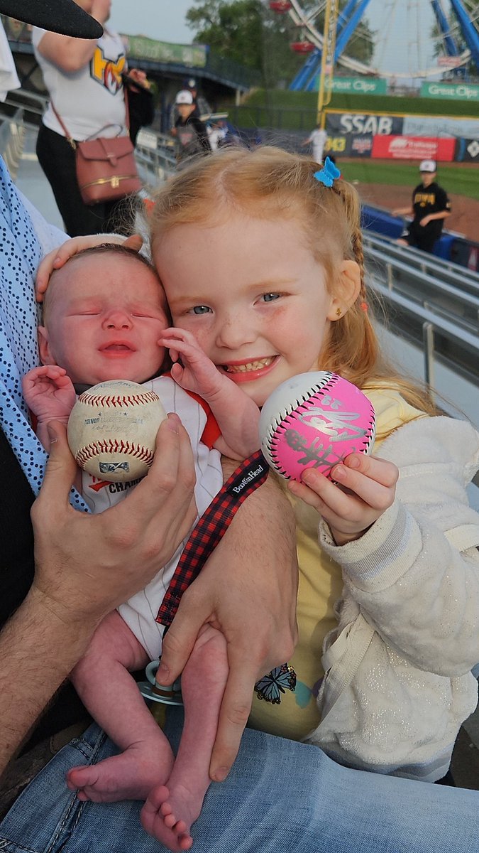 Adis_Momma's tweet photo. Ian's first @QCRiverBandits game! He got his first ball and Adi got a ball to sign PLUS two foul balls! 

@Lazy_S_Cowboy https://t.co/R8fJmIRo0S