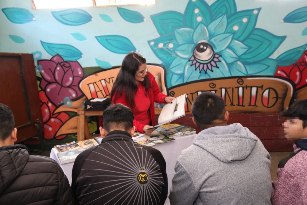 biblioteca_cc's tweet photo. Celebramos el 2° aniversario de nuestra sede en la Unidad IV, Instituto Correccional de Menores Varones. Se desarrollaron actividades que incluyeron la lectura y la escritura, con el propósito de seguir fomentando estas prácticas en los jóvenes📚
#Contextodeencierro #BPM #Sedes https://t.co/DkwnuBFBTd