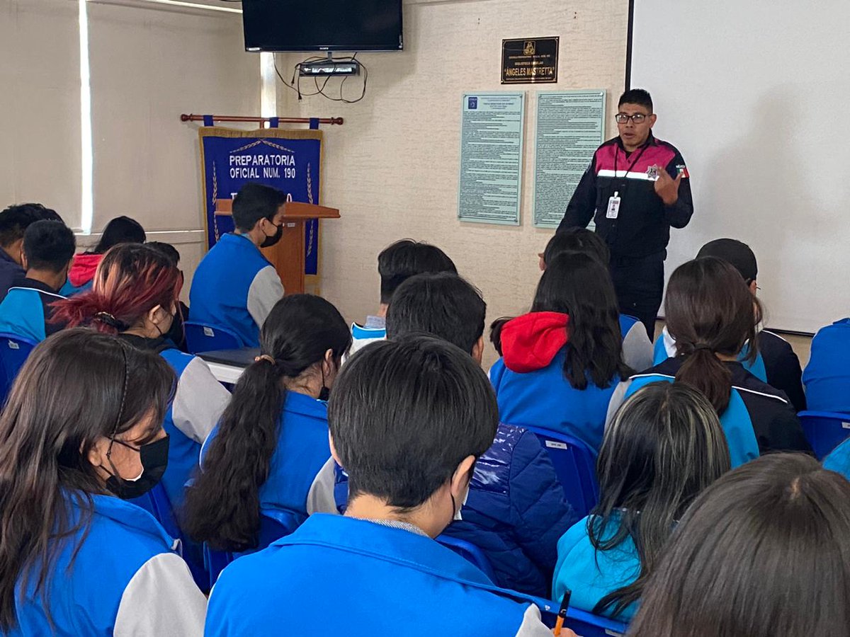 EPO_190's tweet photo. Concluimos la plática "Violencia en el Noviazgo", a cargo de Prevención del Delito, Melchor Ocampo. #Soy190  #TurnoVespertino
@geramonro05
@Israeljeronimol
@hectorhesilva
@HectorUlisesCG1
@Bg031Ze https://t.co/dHGPGiJolU