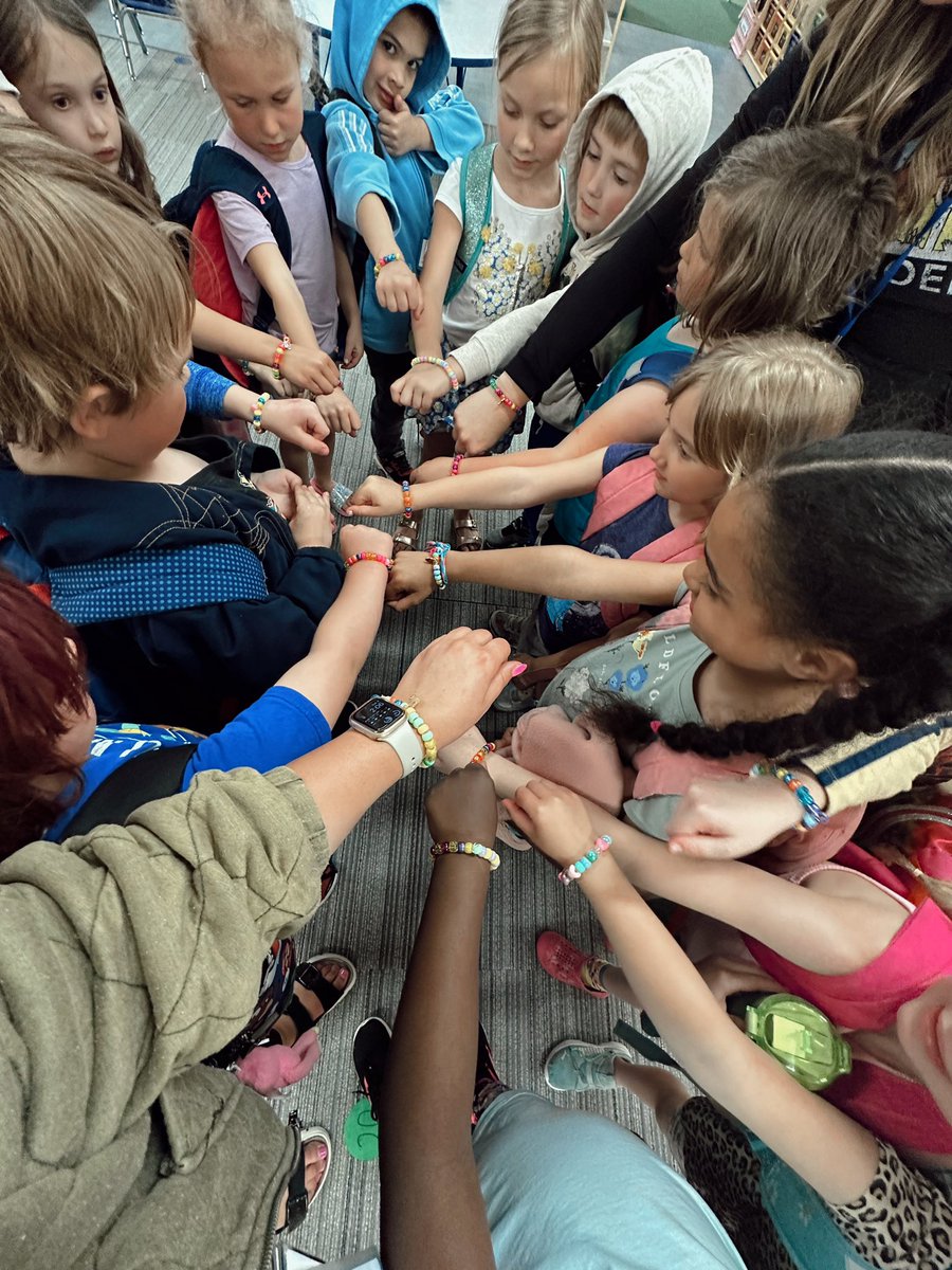 A sweet surprise from a K2 cutie today💕she made the entire class a friendship bracelet! #WeAreAFamily #MckinleyStrong #OwatonnaProud