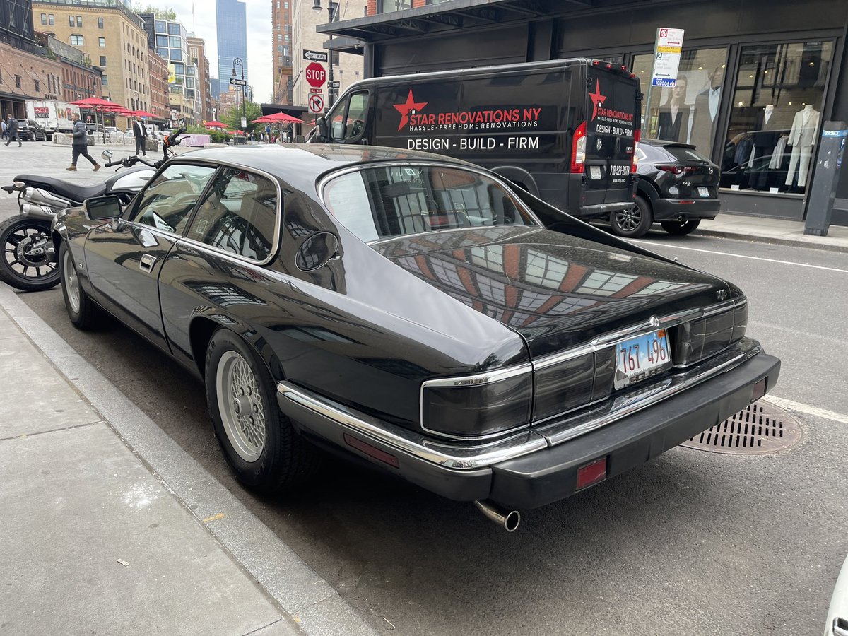 BPil0t's tweet photo. My Dad had a couple of these.. 5.3 V12 and 130mph journeys whilst I’m asleep are part of my upbringing.. looking in now, no idea how I slept in the back! 😂 https://t.co/TbtRSSQwKC