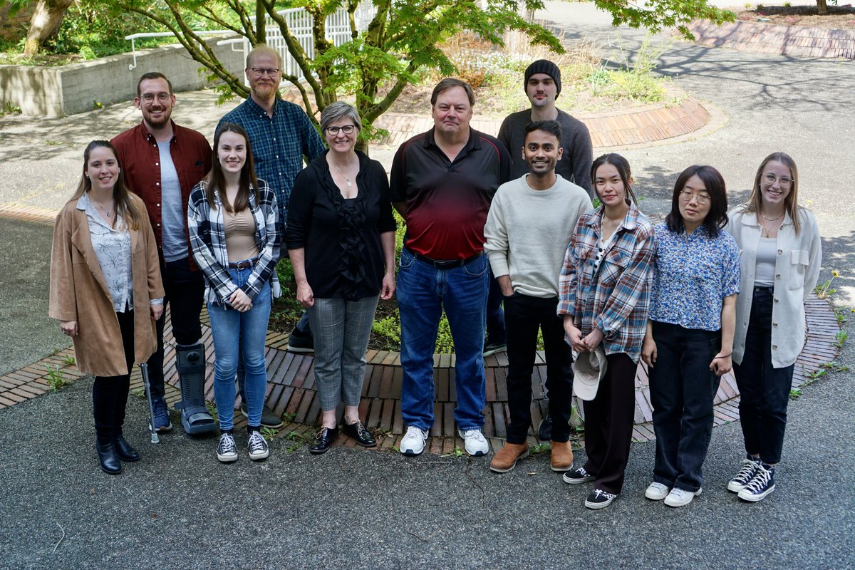 Dave Leitch and the Leitch Lab (@leitchlab) on Twitter photo Here's something you don't see everyday:
FOUR generations of chemistry research assembled together <a href="/chemistryatuvic/">Chemistry@UVic</a> during <a href="/LaurelSchafer/">Laurel Schafer</a>'s recent visit as a Distinguished Woman Scholar, from Dave Berg, to Laurel, to me, to the current group!
(UGs were all at a conference) Here's something you don't see everyday:
FOUR generations of chemistry research assembled together <a href="/chemistryatuvic/">Chemistry@UVic</a> during <a href="/LaurelSchafer/">Laurel Schafer</a>'s recent visit as a Distinguished Woman Scholar, from Dave Berg, to Laurel, to me, to the current group!
(UGs were all at a conference)