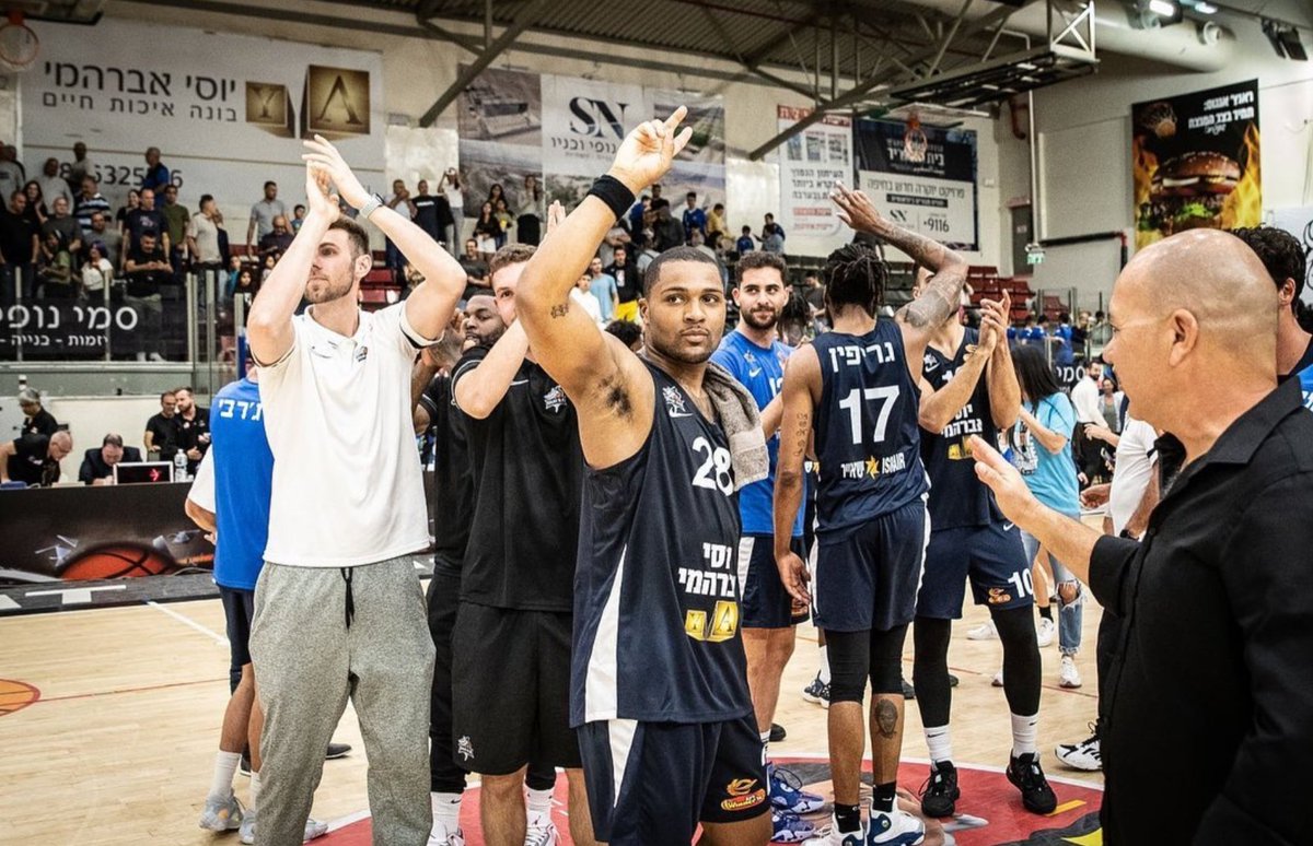 IAmDPick's tweet image. Appreciation note for Austin Tilghman. True leader that's been overlooked his entire career. He changes cultures and turns losers to winners.

🇫🇷Evreux 0-6 before AT: Playoffs with AT
🇫🇷Le Portel 0-6 before AT: Safe in ProA with AT
🇮🇱Eilat 3-14 before AT: 60% wins with AT