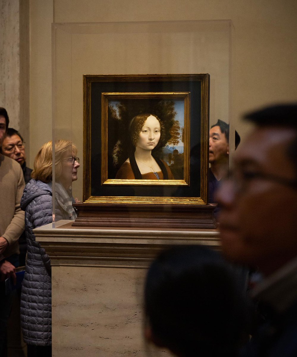 Make way for the first portrait Leonardo da Vinci *ever* made 🫴🏽✨✨