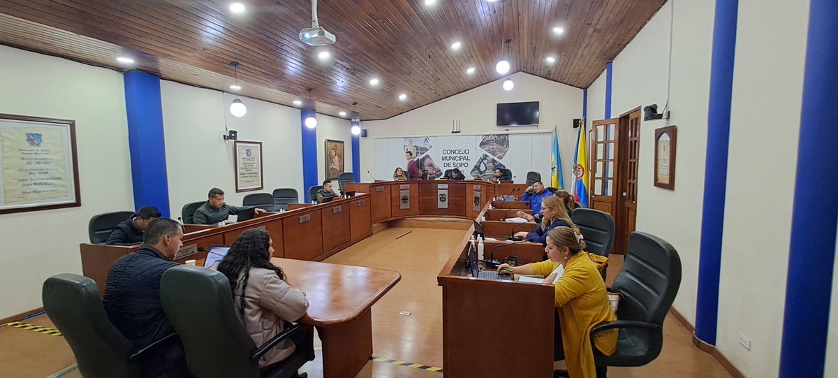 concejodesopo's tweet photo. #SesionesOrdinarias Avanzamos en el cumplimiento de nuestro cronograma en el control político. Hoy con Secretaría de Hacienda.
#ConcejodeSopó https://t.co/HPbQGeJ7yC