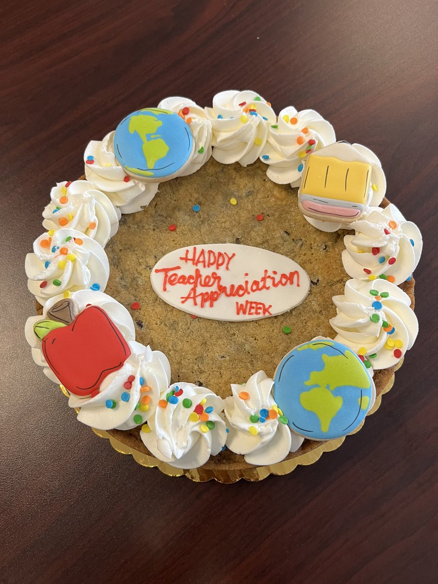 senoritapacheco's tweet photo. Happy teacher appreciation week to this extraordinary group of TPS world language educators! I am so honored to work side by side each and every one of you! Thank you for being so hard working and dedicated! You are an inspiration to all! @tauntonhstigers @Taunton_Schools https://t.co/9D8fwOP9PR
