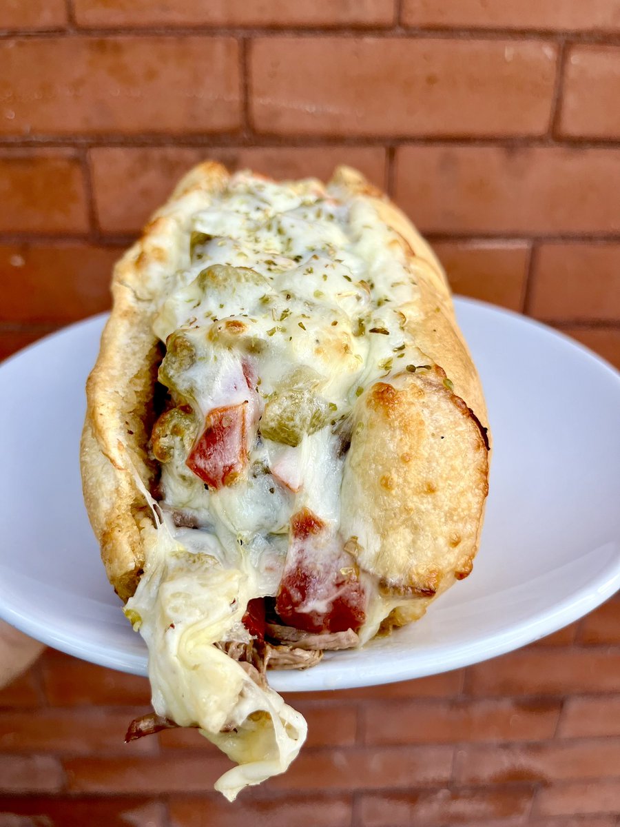 TheGinGirl's tweet photo. 4 Hands Cast Iron Oatmeal Brown Braised Italian Sirloin Beef 
Giardiniera 
Melted Provolone
House French Roll
Oatmeal Brown Braised Au Jus 
At Sammies &amp; Side Now Open on 
3194 S. Grand @SouthGrandSTL 
Hours Thursday - Sunday https://t.co/zCsgahHBjj