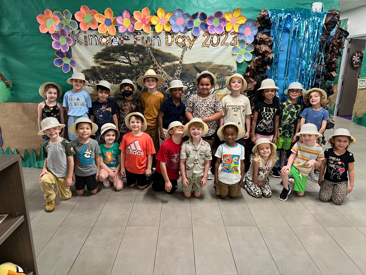 ddekoch's tweet photo. We had a jungle safari today with a picnic in the classroom! So much fun ☀️ https://t.co/PAp1j9X05b