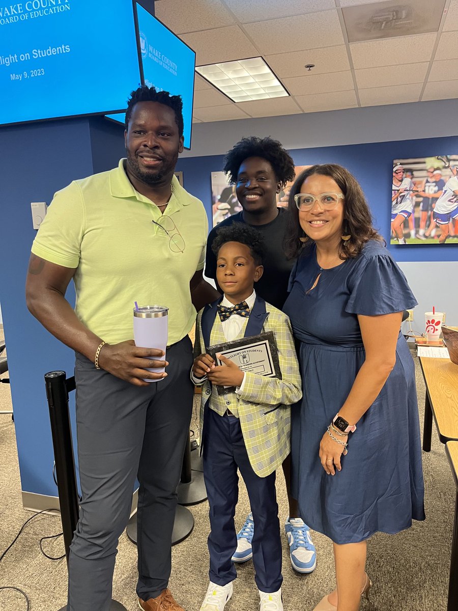 South Lakes Elementary tweet media