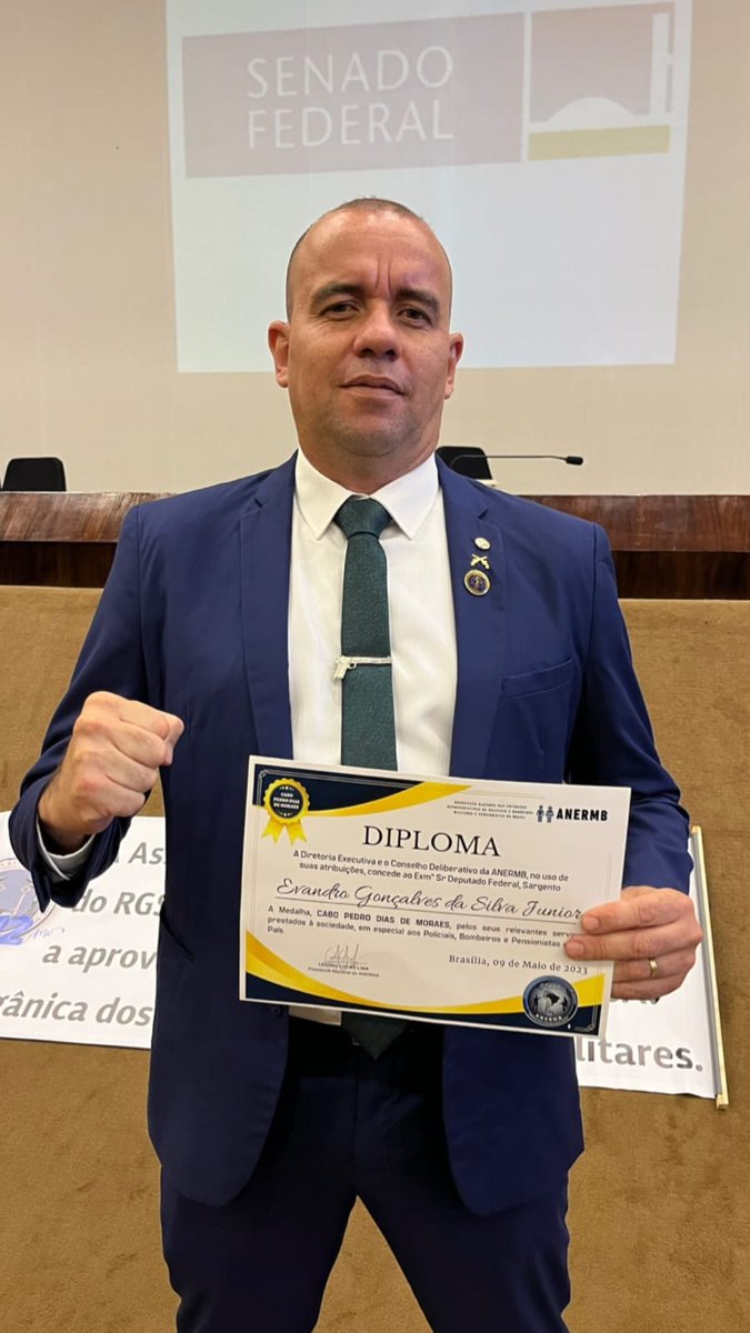 BlogdoMandella's tweet image. Deputado Federal Sargento Gonçalves participa de Evento promovido pela ANERMB em Brasília, deputado foi eleito o melhor do RN no Ranking dos políticos

Veja matéria completa no link blogdocobra.com