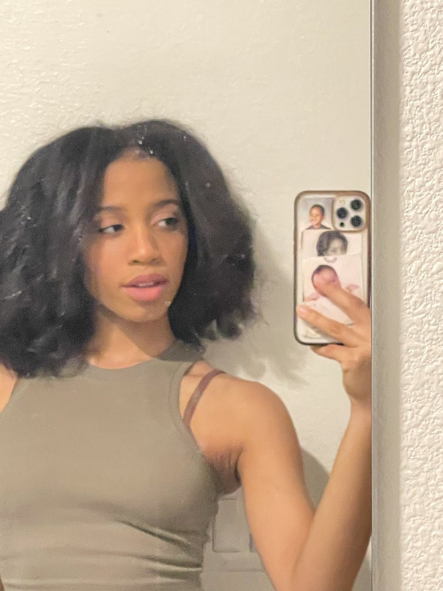 themaddymini's tweet image. Just like that I’m a junior in college👩🏽‍🏫🤯