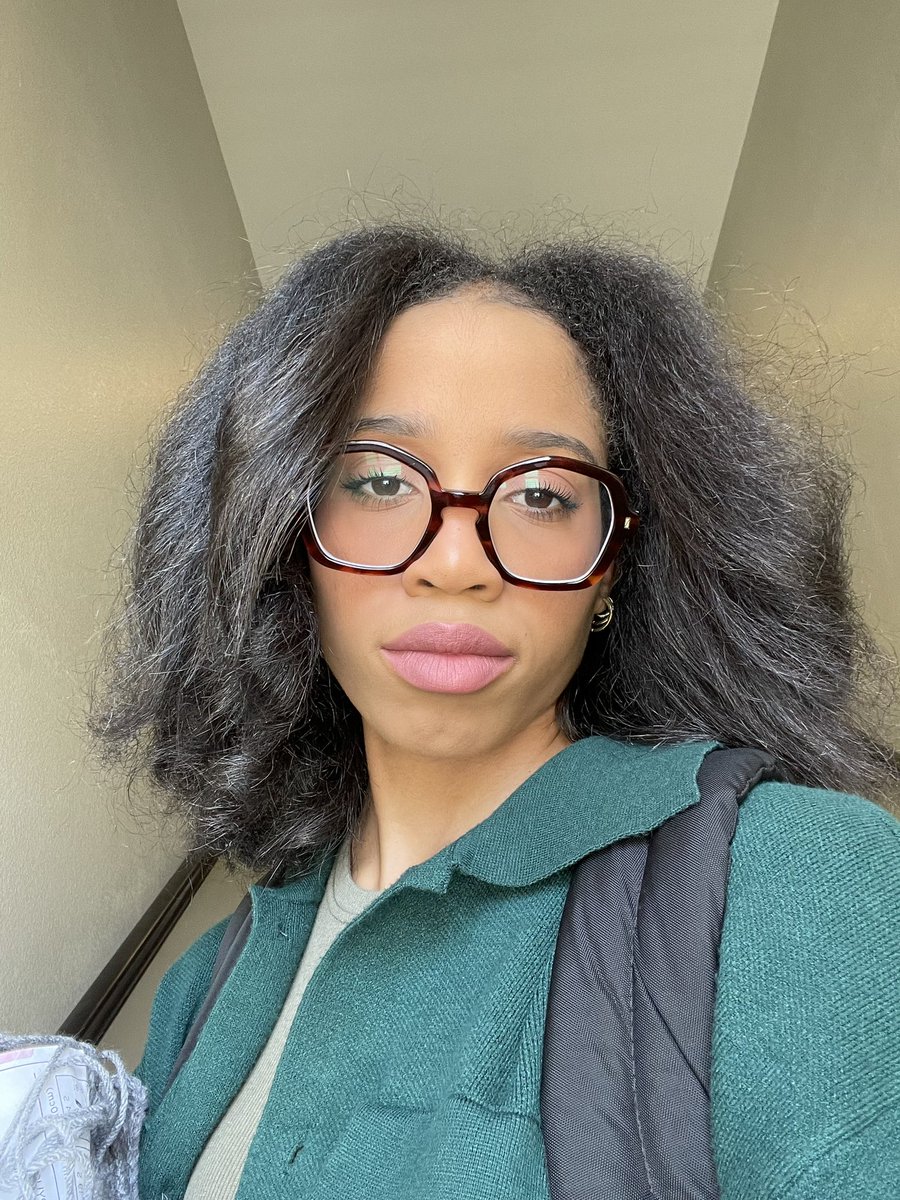 themaddymini's tweet image. Just like that I’m a junior in college👩🏽‍🏫🤯