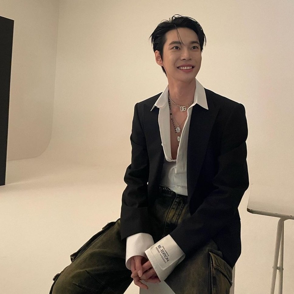 bitter9yu's tweet image. #Doyo: Money Power Glory aesthetic