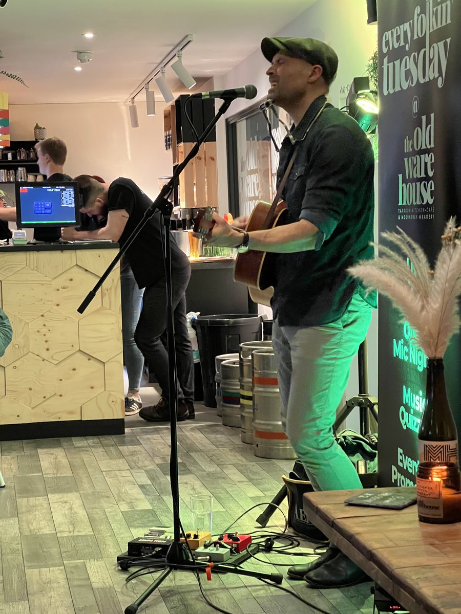 ⁦@philkingsings⁩ What an amazing night of music with Phil King at The Old Warehouse in Kingsbridge. Hugely talented man!