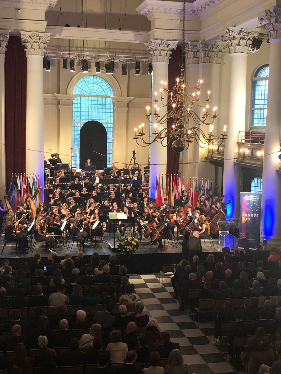 fedeinlondon's tweet photo. What a great #EuropeDay! Wonderful to have so many friends from all walks of life at a reception for 300 at midday that included a Swedish Choir and speeches by @chhcalling and @PedroSerranoEU and a fabulous evening concert for 400 by the Young Musicians Symphony Orchestra #YMSO https://t.co/hJZTuwOPi7