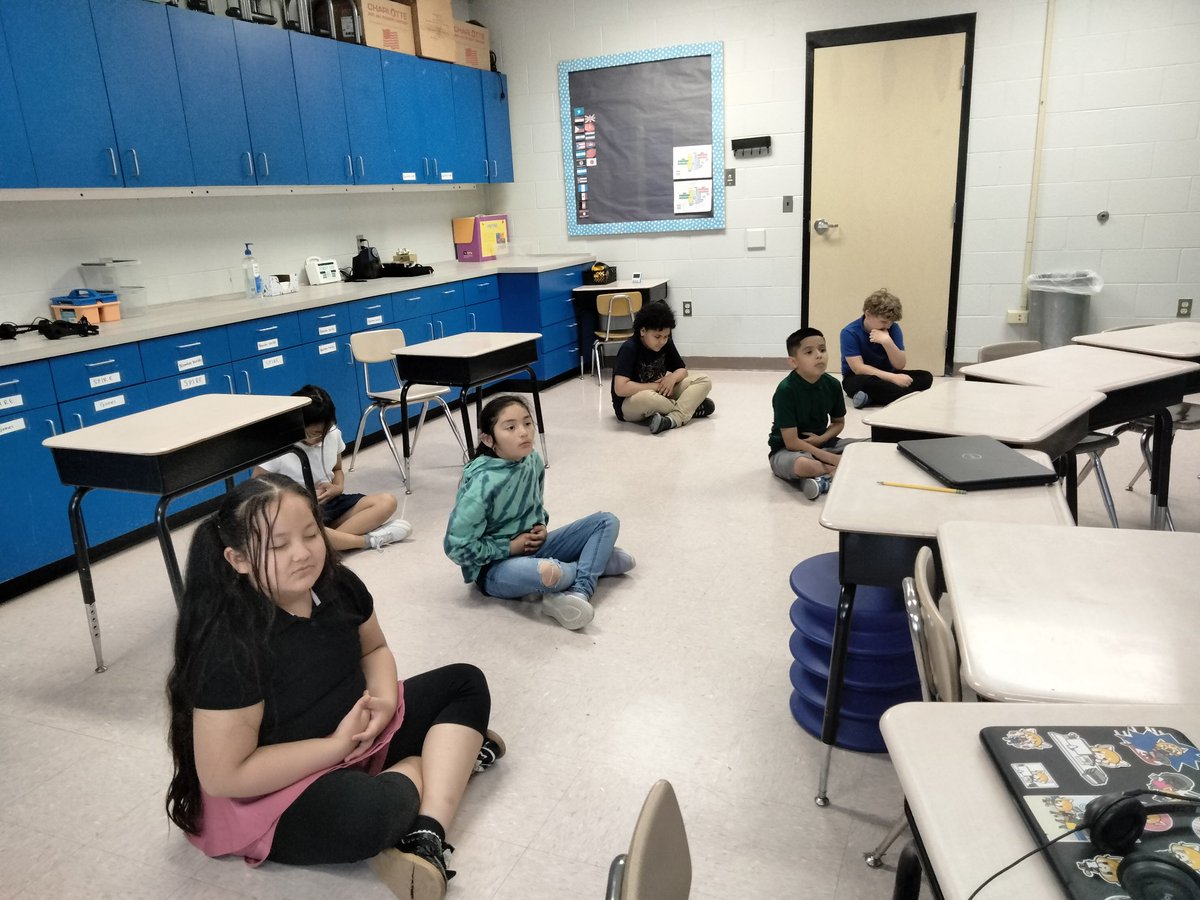 Ms_R_Reisner's tweet photo. Practiced some deep breaths and big stretches to relax and recharge today!
@WhitsittWildcat
@MNPS_kidshealth
@WhitsittPE
#MNPSWellnessWeek2023 https://t.co/sj4DGWWVuY