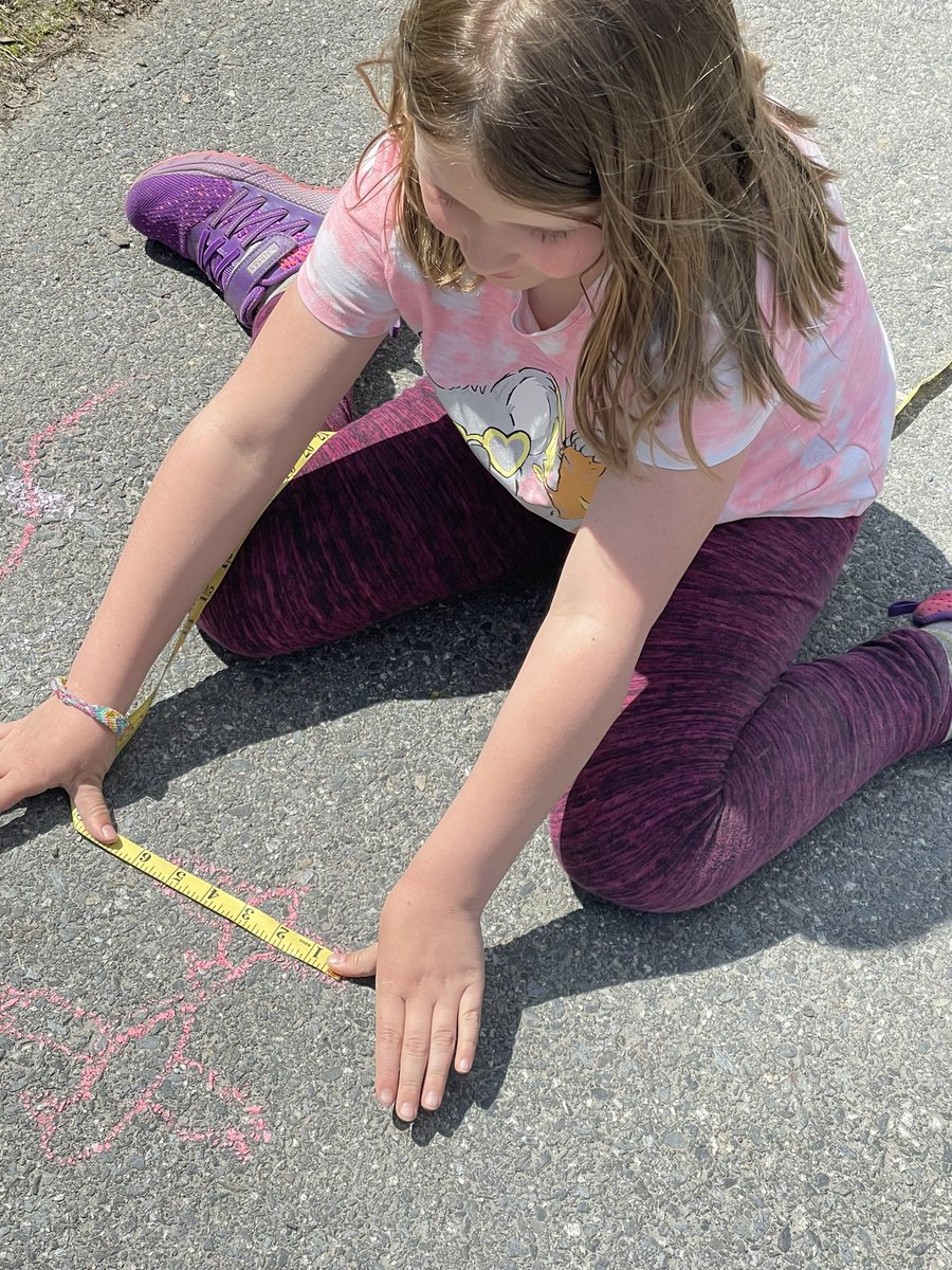 SusanKochVT's tweet image. Measuring Vermont bird wingspans ! #firstgrademagic #mrpsvt #ThisisUES @BirdDiva @AmyKochy @BareaKatie