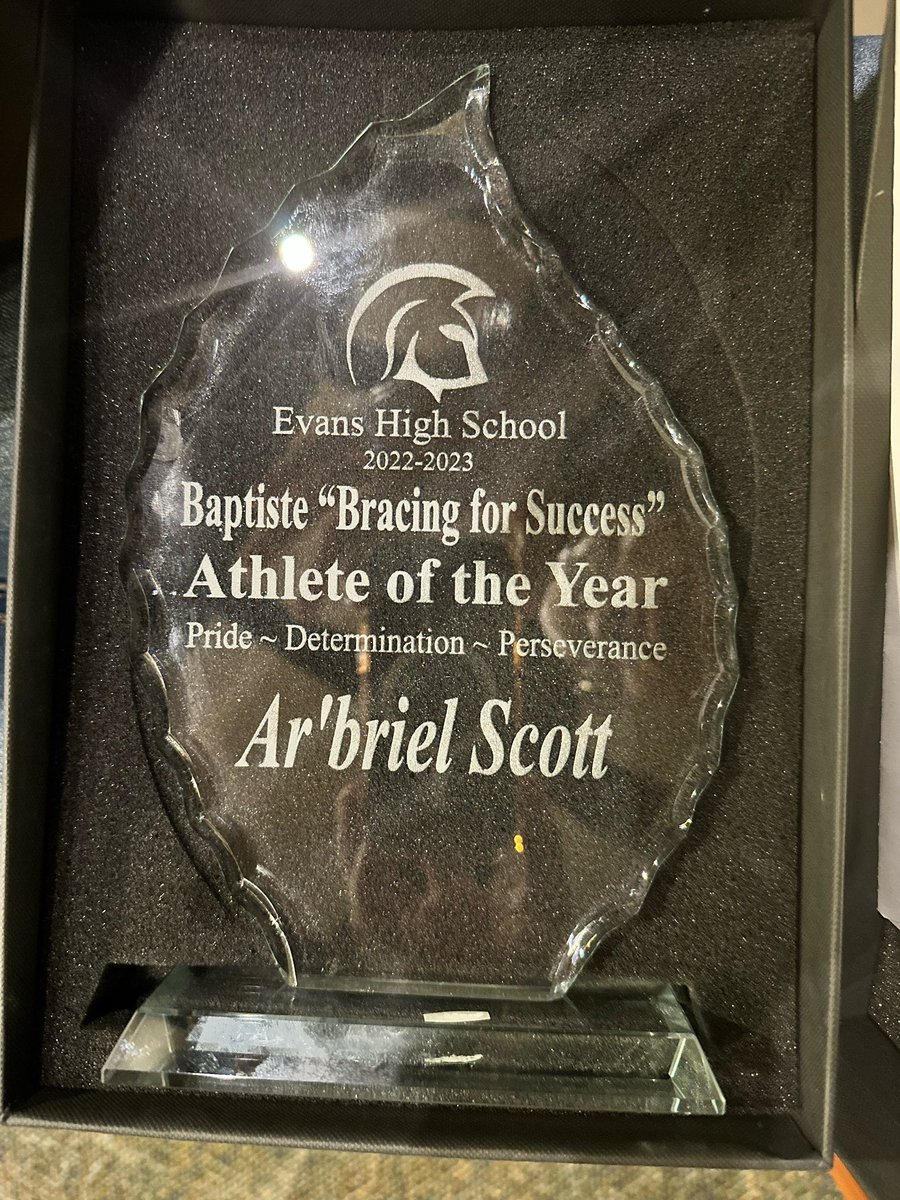 ArbrielA's tweet photo. Wow, I am lost for words. This is a tremendous honor. I am overwhelmed, excited and grateful to be named Evans High school student athlete of the Year. This is a testament of all my hard work and dedication on the track. To God be the Glory without him nothing is possible! https://t.co/xW3O2kxkku
