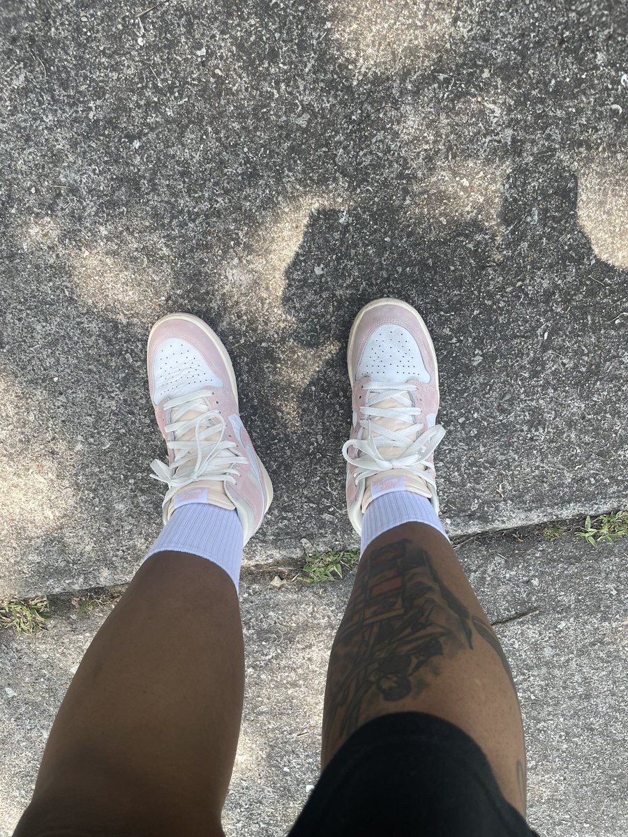 Omgitzprada's tweet photo. I overcame the heat and being exhausted.
Top flight Chaperone of the world.. Not the city, the world..!
#Gradeschoolgang
#Nike #KOTD
#WashedPink
#WearYourKicks
#NothingCollectsDust
#SNKRSLiveHeatingUp #SNKRSKickCheck #YourSneakersAreDope https://t.co/b62dggK5D0