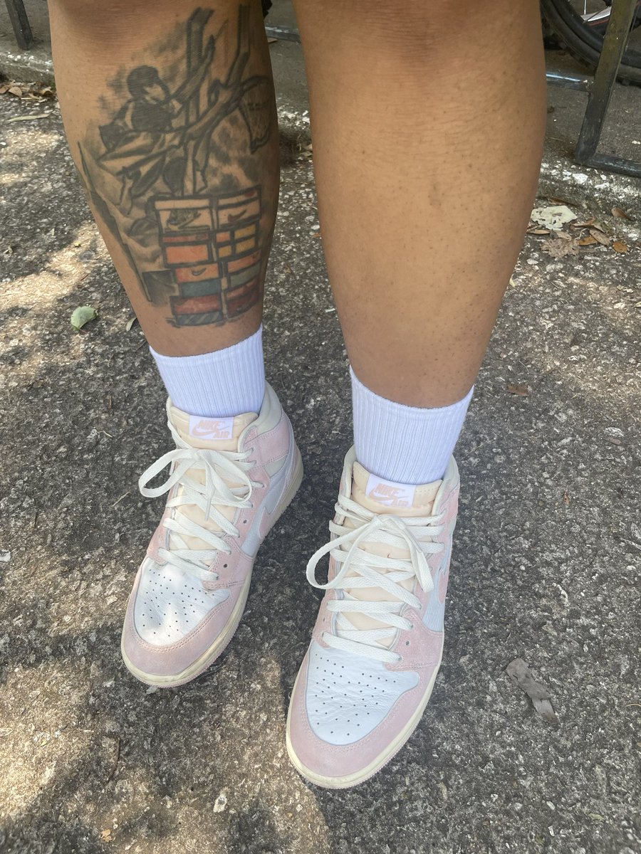 Omgitzprada's tweet photo. I overcame the heat and being exhausted.
Top flight Chaperone of the world.. Not the city, the world..!
#Gradeschoolgang
#Nike #KOTD
#WashedPink
#WearYourKicks
#NothingCollectsDust
#SNKRSLiveHeatingUp #SNKRSKickCheck #YourSneakersAreDope https://t.co/b62dggK5D0