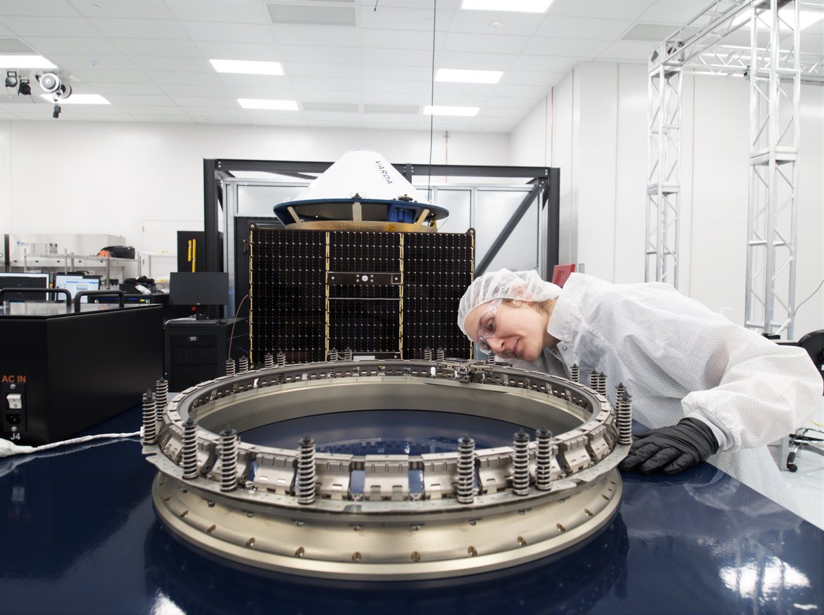 NewSpaceVC's tweet photo. RocketLab: @VardaSpace Space Systems is a rapidly growing part of our business and we’re delighted to deliver another spacecraft that leverages our vertical integration strategy for high-quality and cost-effective satellite solutions on rapid timelines. https://t.co/aG9bmrz3rx
