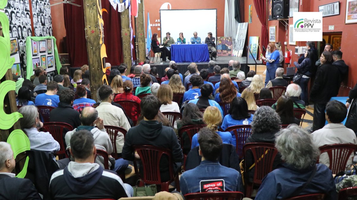 RevistaPPV's tweet photo. ((AHORA))
Casa de @PrensaMadres

Comunicación, Política y Tecnologías: ¿el huevo de la serpiente?

- Florencia Saintout- Presidenta del Instituto Cultural de  PBA
- Gustavo Bulla-Docente e investigador UBA
- Agustín Lecchi-Sec. Gral SiPreBA 
- Gonzalo Carbajal-Director de TDA https://t.co/1zRyNm5RSU