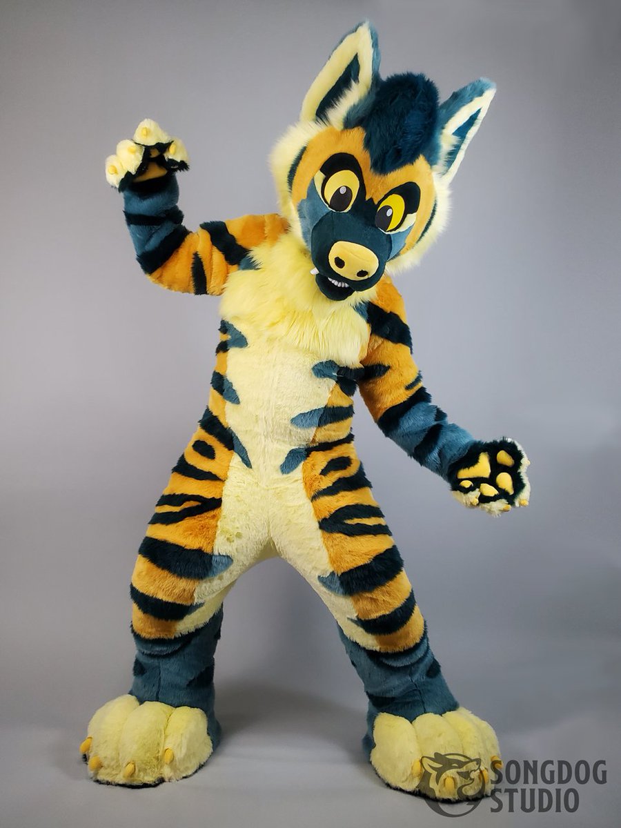 SongdogStudio's tweet photo. Introducing Tokoloche the striped hyena! 

He was an artistic liberty project so I fully designed and created him from scratch, the owner chose the the name from a creature of Zulu myth.

#fursuit #fursuitmaker #hyena #stripedhyena https://t.co/SubfutUmnn