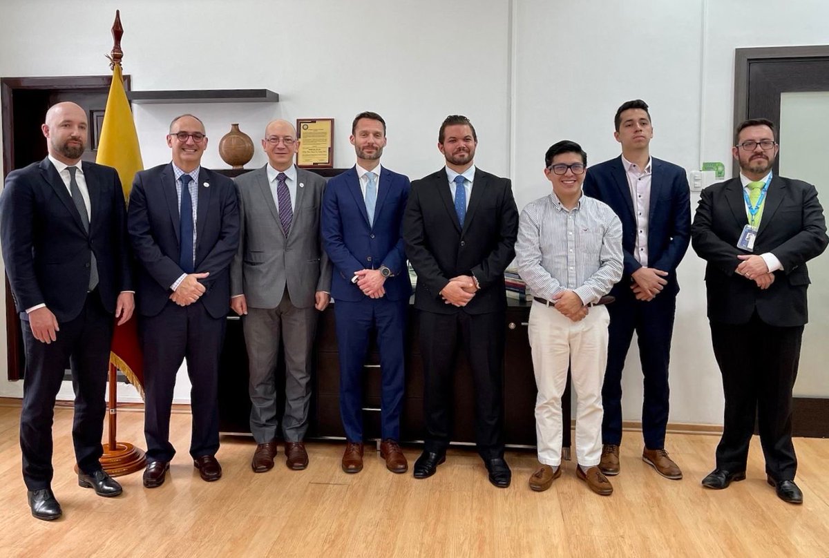 IRI_es's tweet photo. El Vicepresidente @patrickwquirk junto con el Director Senior para #AméricaLatina y Caribe @GarrastazuTony y Director Residente en #Ecuador🇪🇨 @Miguelhd7 mantuvieron una reunión con Viceministro @mariocuvi @MinGobiernoEc para charlar sobre cooperación por la #GobernanzaDemocrática https://t.co/zL6HMu8agg