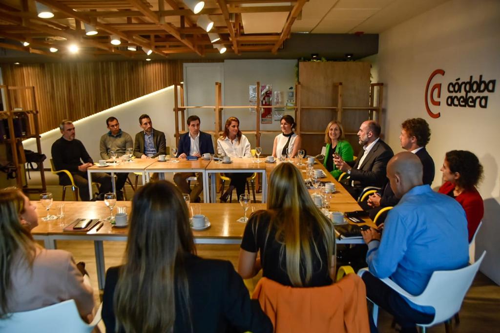 El recorrido finalizó con la visita a @CordobaAcelerala institución que potencia el desarrollo productivo de Córdoba capital, a través de la innovación y las nuevas economías de la <a href="/MuniCba/">Municipalidad de Córdoba</a> y conecta a la ciudad con el mundo #ODS16
📸 <a href="/MuniCba/">Municipalidad de Córdoba</a>