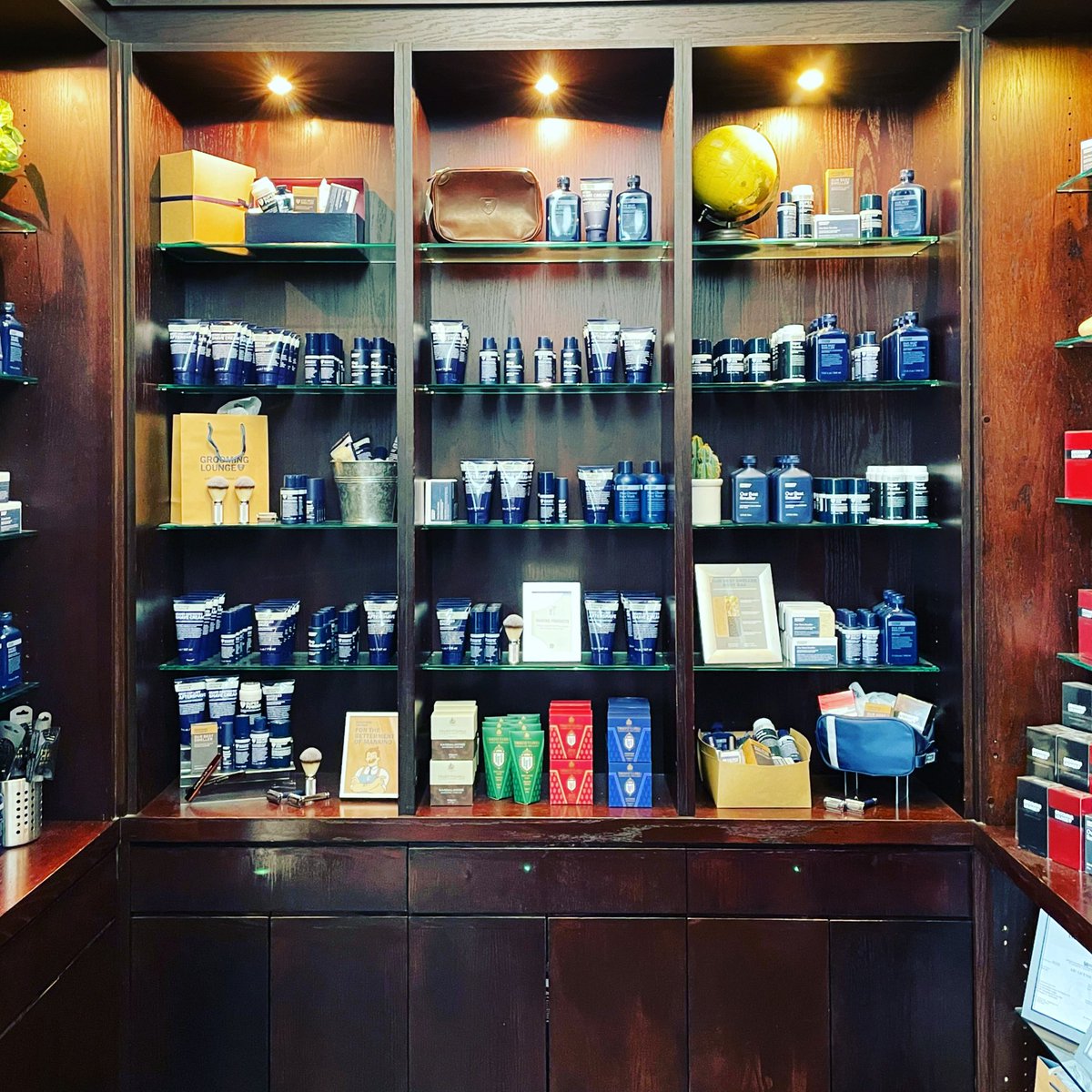 We call this little number a “shelfie”